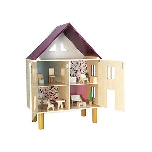 WOODEN DOLL'S HOUSE
