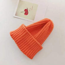 Load image into Gallery viewer, KNITTED WARM BEANIE