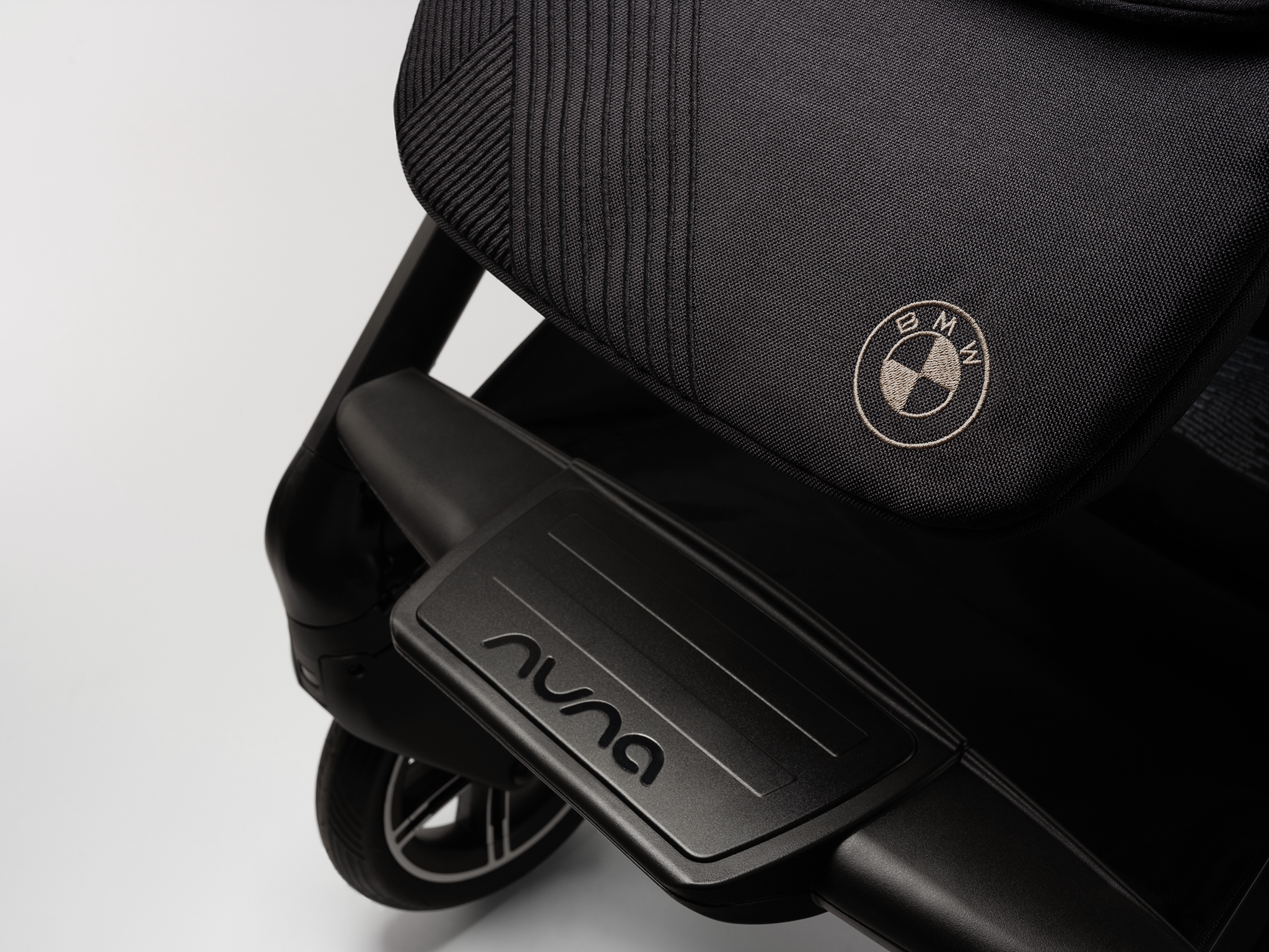MIXX NEXT NUNA | BMW COLLECTION – Three Littles