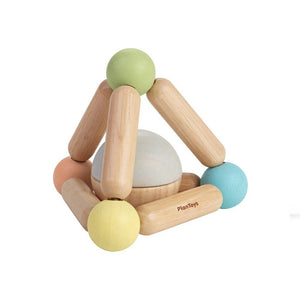 TRIANGLE CLUTCHING TOY