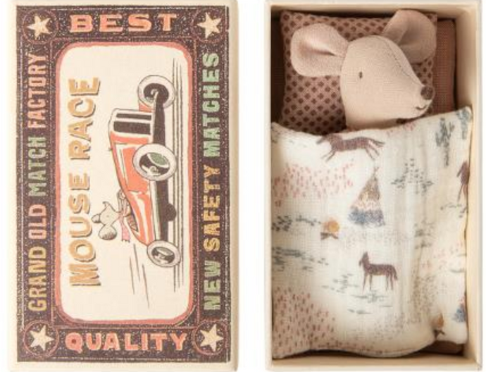 LITTLE SISTER MOUSE IN A MATCHBOX